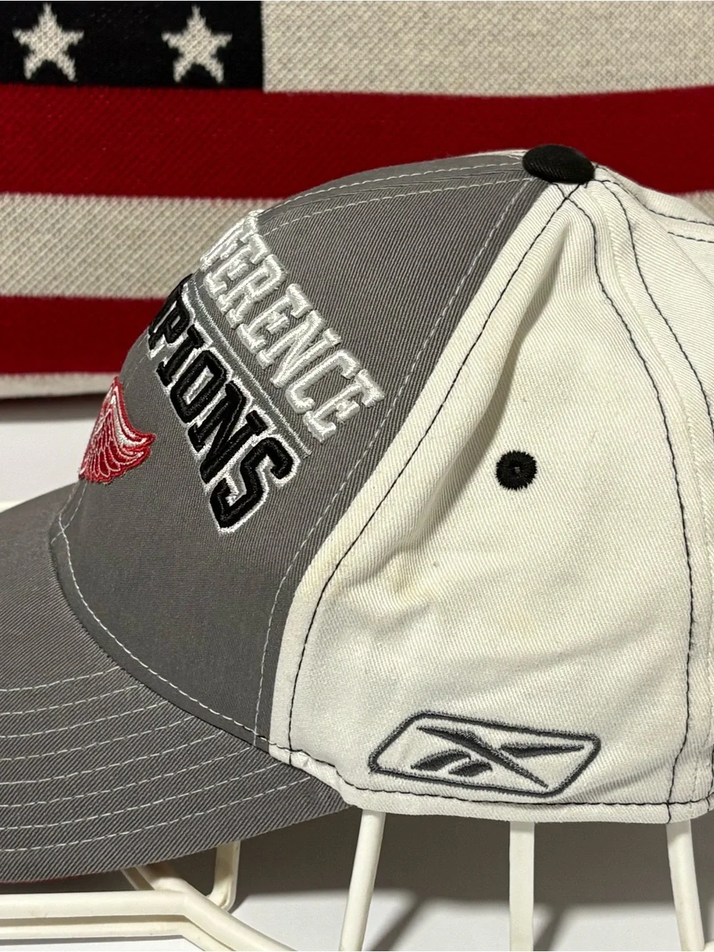 NHL Detroit Red Wings Gray and Red Conference Champions Hat
